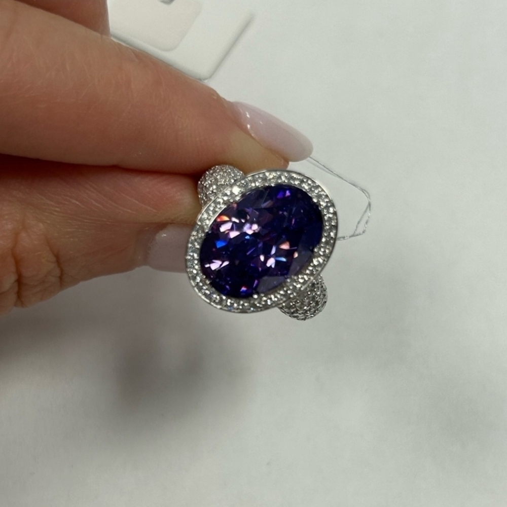 💜▪️Suzy Levian▪️ Sterling Silver Purple Cubic Zirconia Checkered Cut Ring - Picture 9 of 9